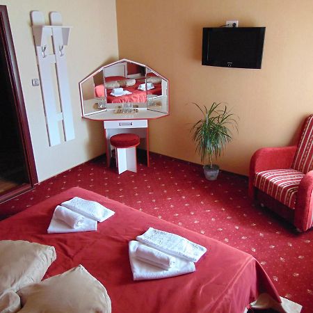 Hotel Serpanok Tyachiv 外观 照片
