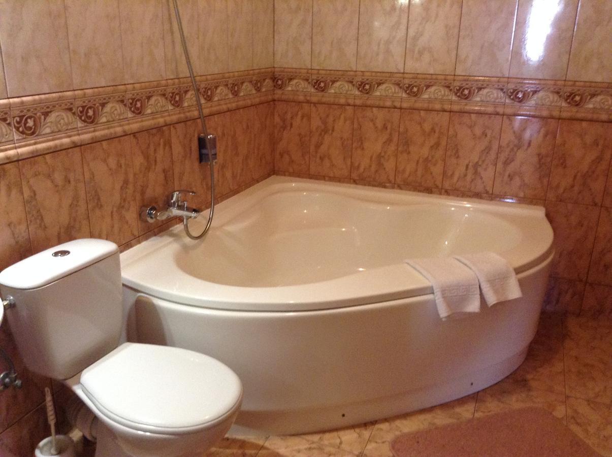 Hotel Serpanok Tyachiv 外观 照片
