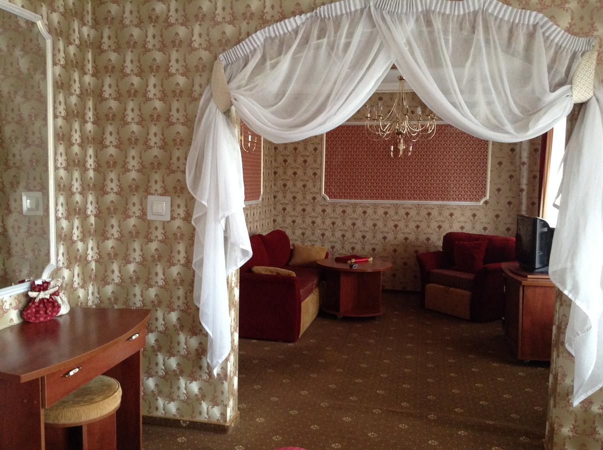 Hotel Serpanok Tyachiv 外观 照片