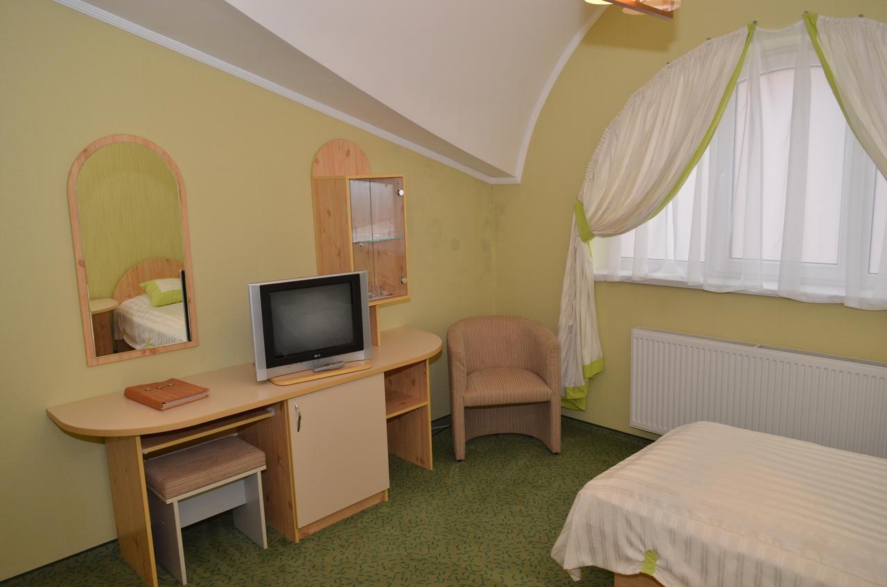 Hotel Serpanok Tyachiv 外观 照片