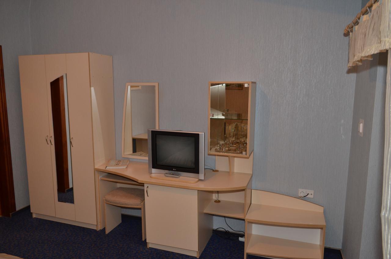 Hotel Serpanok Tyachiv 外观 照片