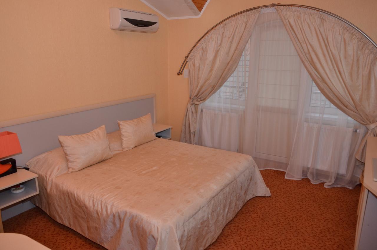 Hotel Serpanok Tyachiv 外观 照片