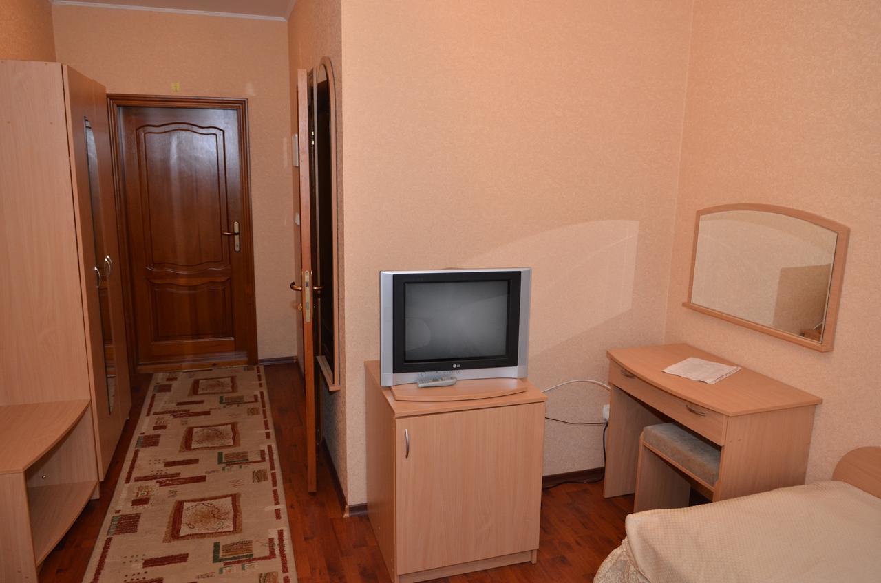 Hotel Serpanok Tyachiv 外观 照片