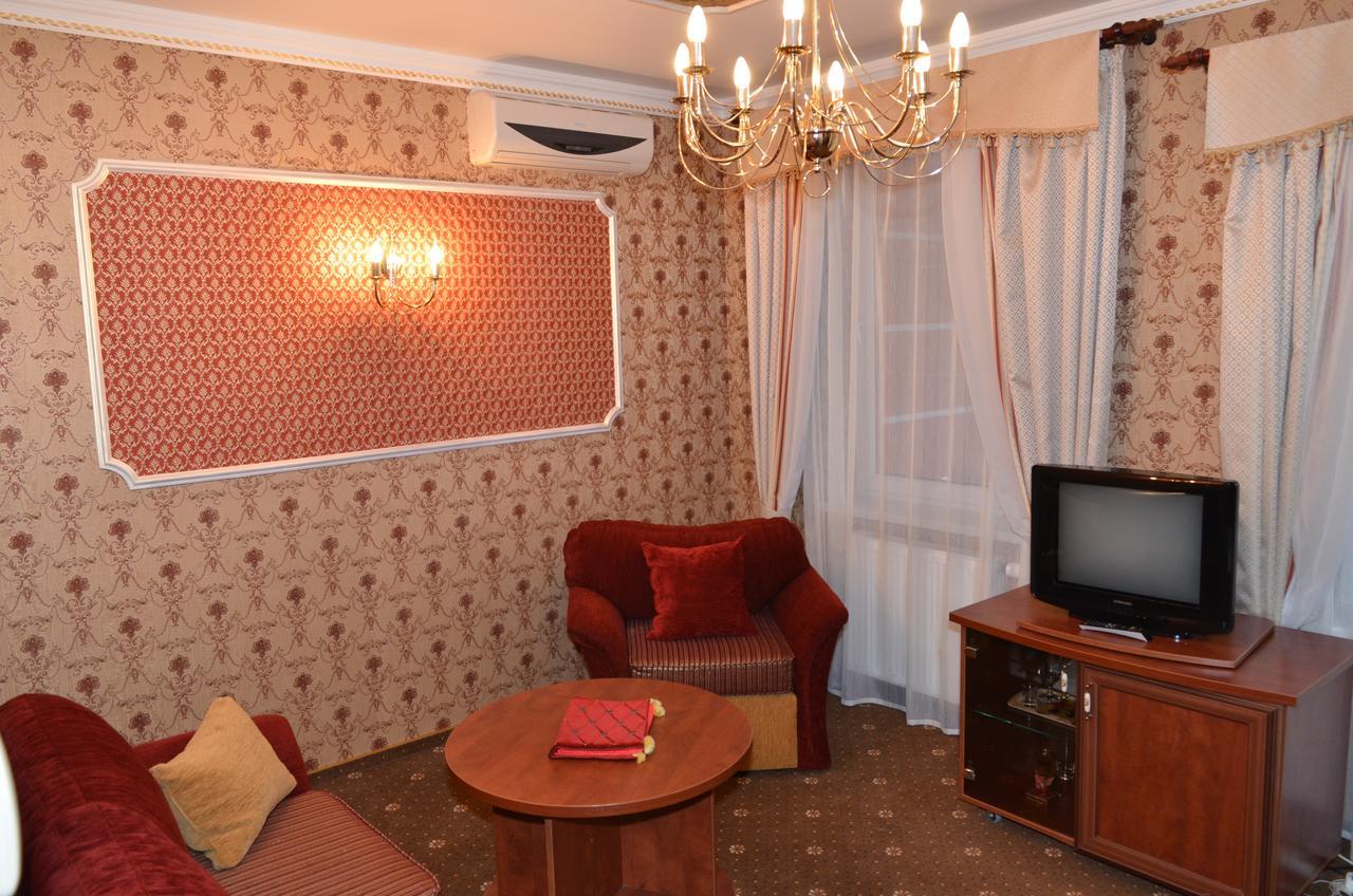 Hotel Serpanok Tyachiv 外观 照片