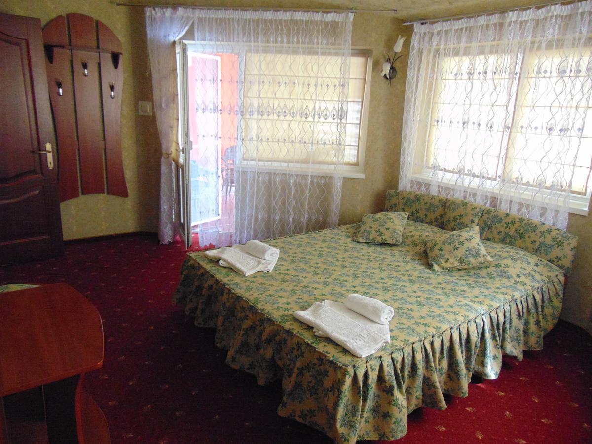 Hotel Serpanok Tyachiv 外观 照片