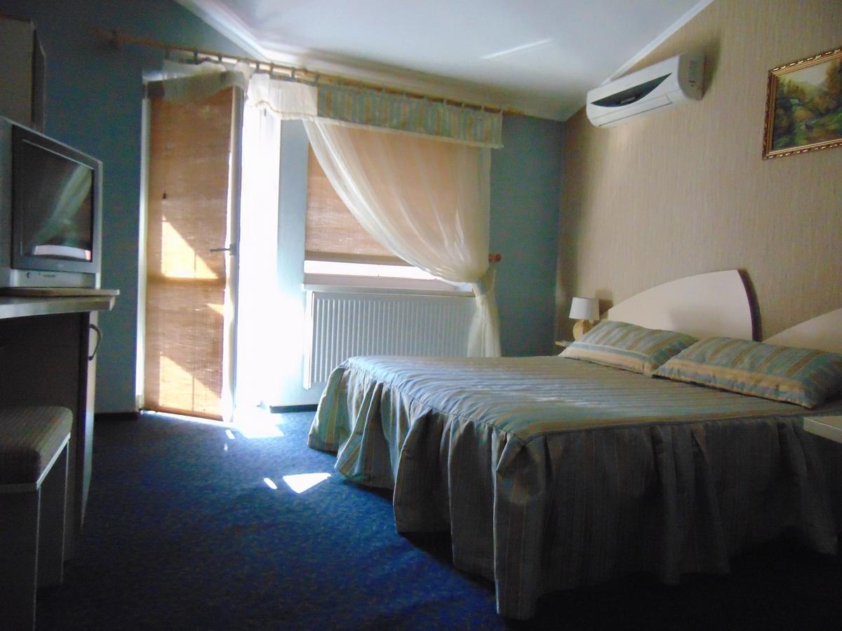 Hotel Serpanok Tyachiv 外观 照片