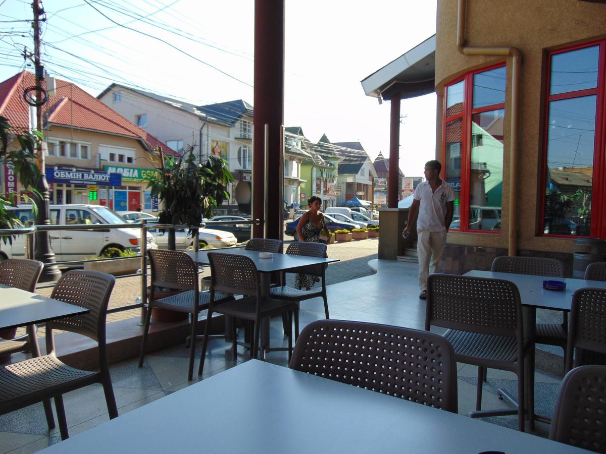 Hotel Serpanok Tyachiv 外观 照片
